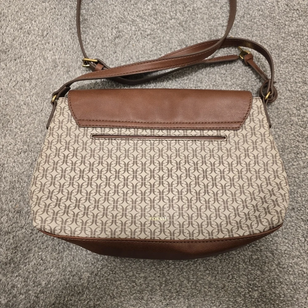 Fossil Gabriella Flap Crossbody Taupe Tan Chic Cabincore Classic Travel Vacation